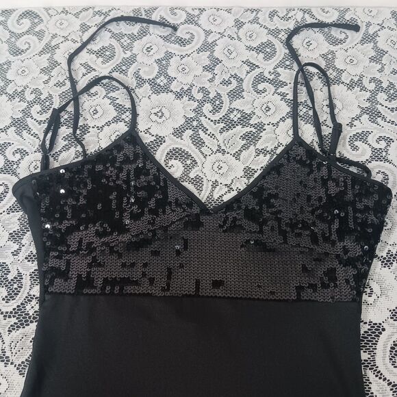 Sparkly Sequins Fitted Backless Mini Dress - Picture 6 of 13